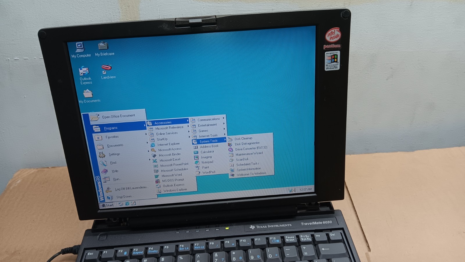 Vintage Texas Instruments TravelMate 6030 Laptop Windows 98 SE Operating System