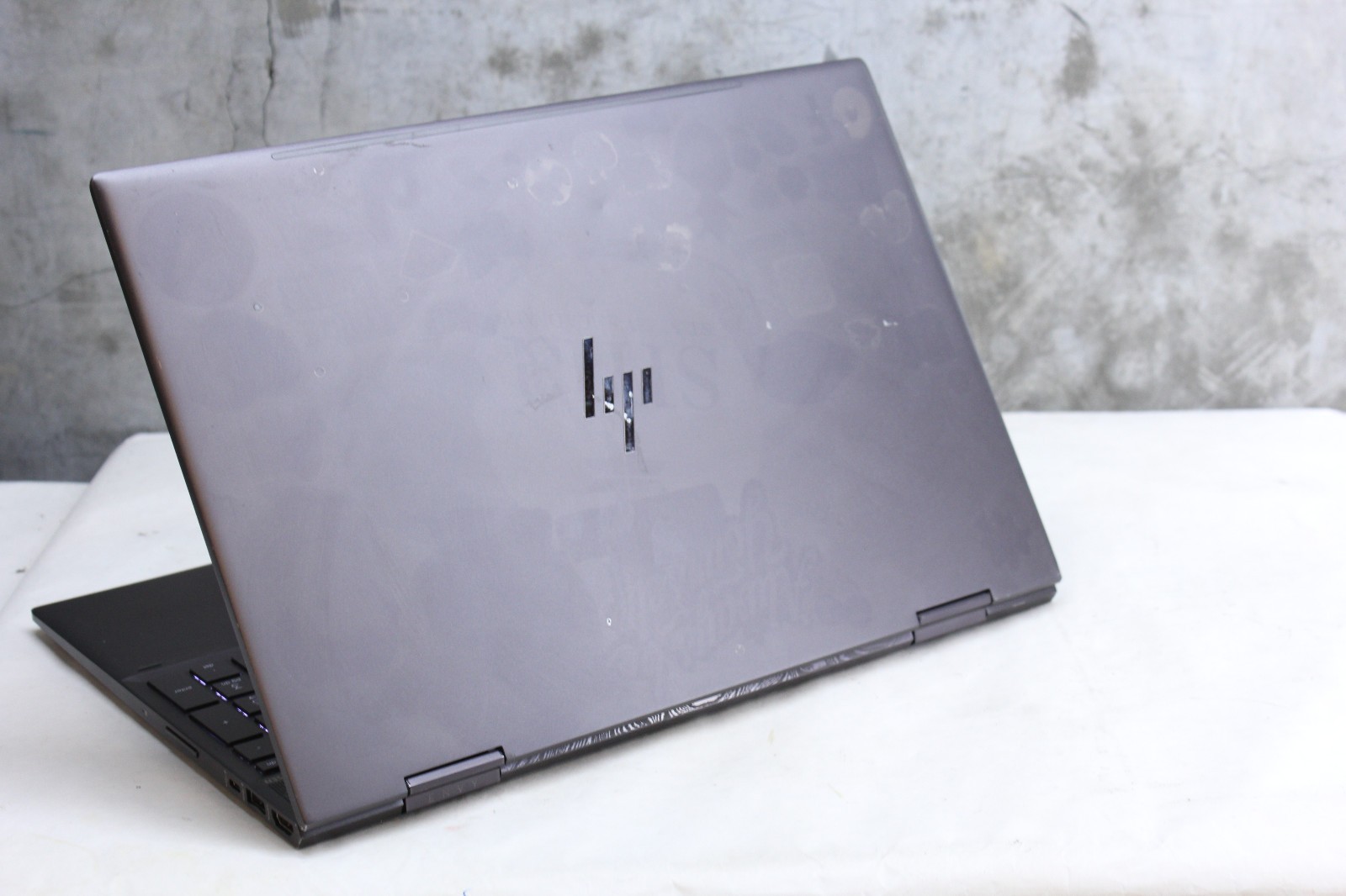 HP Envy 15-cp0053cl | Grade C, Read! | Ryzen 5 2500U, 8GB Ram, 256GB NVMe, W11P
