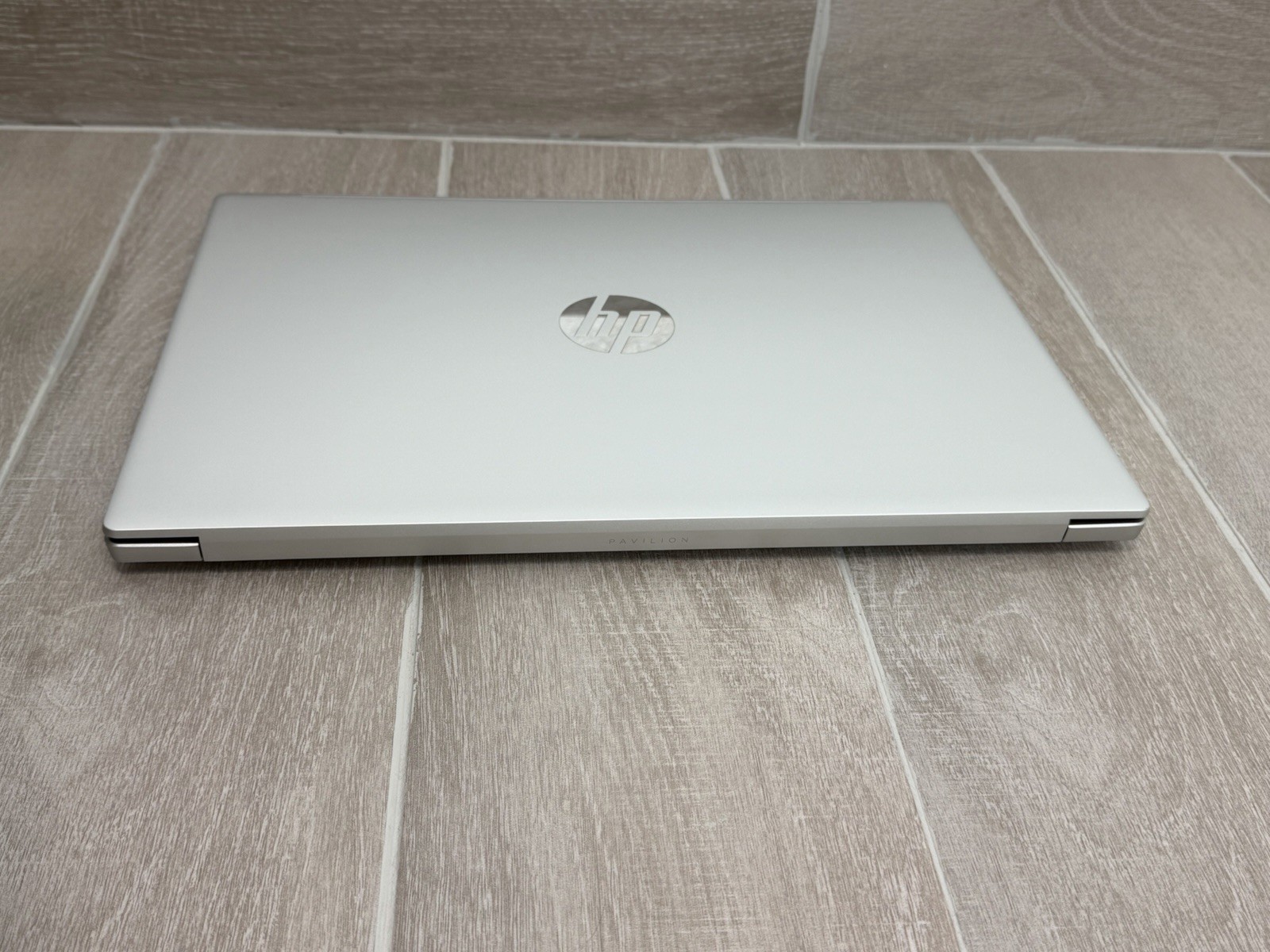 HP Pavilion 16-AG0075CL 16″ Touch Laptop Ryzen 7 8840U 16GB RAM 1TB NVMe SSD