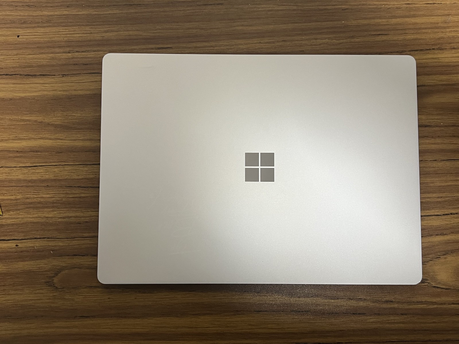 Surface Laptop 13.5″ 1769 (256GB SSD, Core i7-7660U, 2.50GHz, 8GB) Touch screen