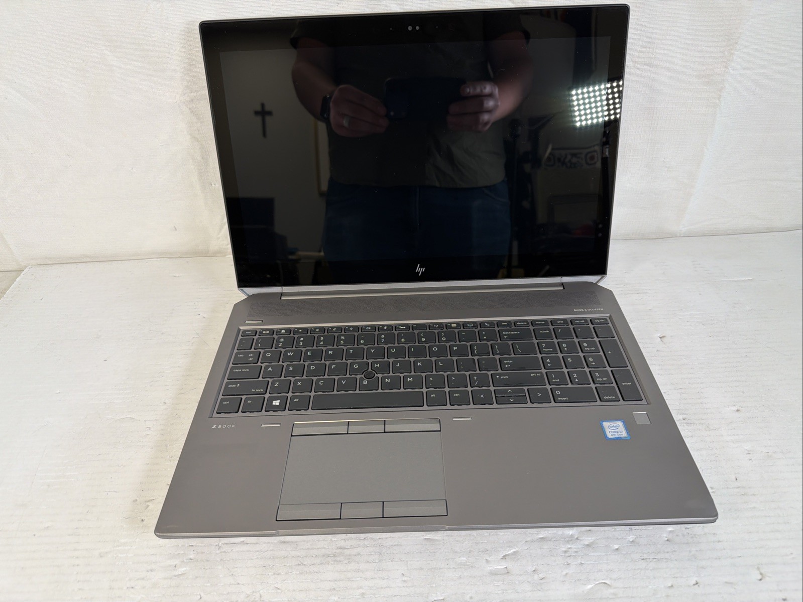 HP Z Book 15 G5 17.3″ i7-8750H@2.2GHz, 16GB RAM, NO SSD/OS – READ -DENT- WORKS