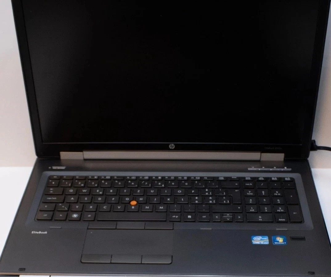 HP EliteBook 8760w 17,3 palce, Intel i5-2540M, AMD M5950 1GB bez RAM HDD AC