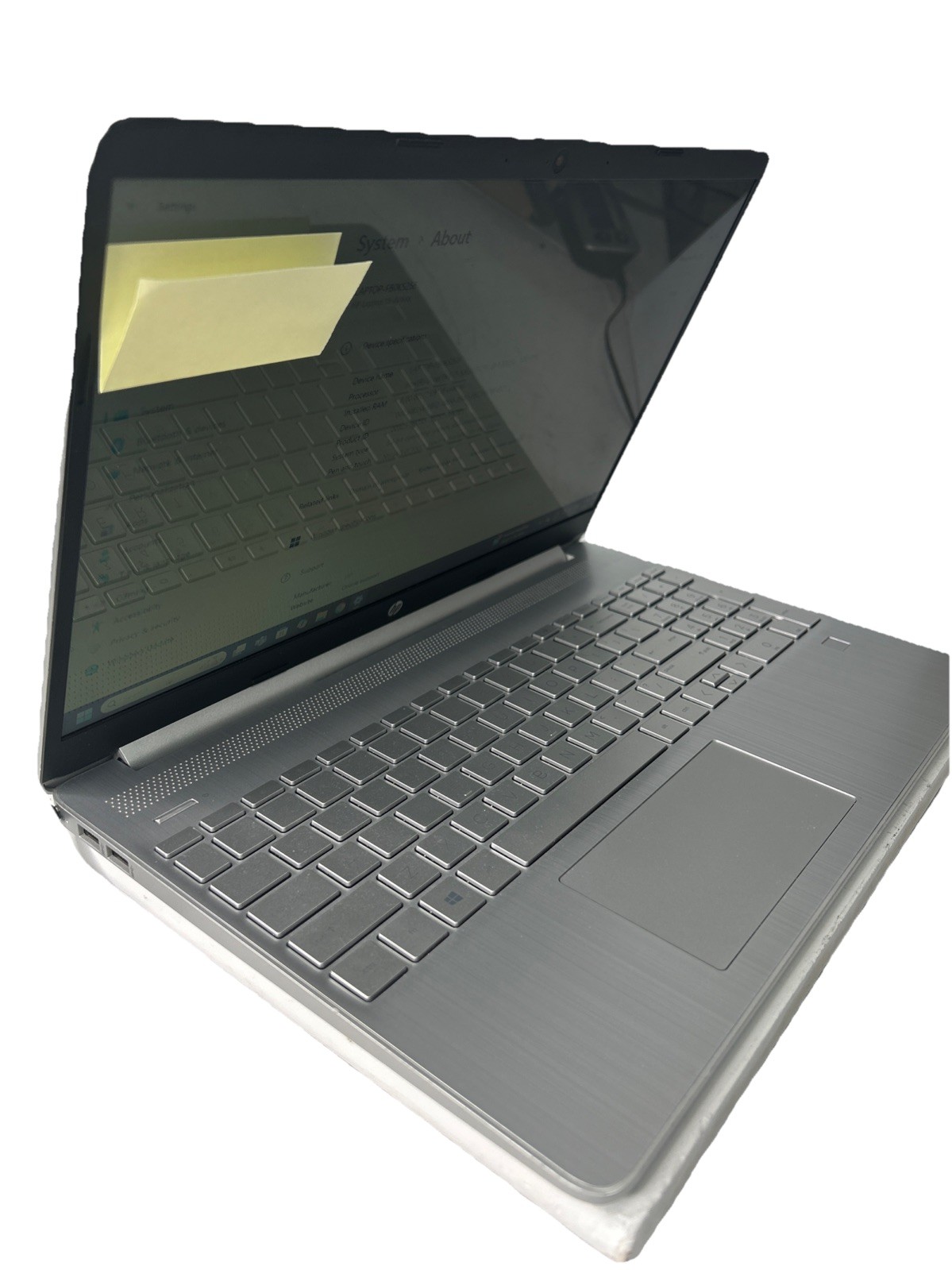 HP 15-DY1027OD 15.6″ Laptop – Intel Core i7-1065G7, 8GB RAM, 256GB SSD, Windows