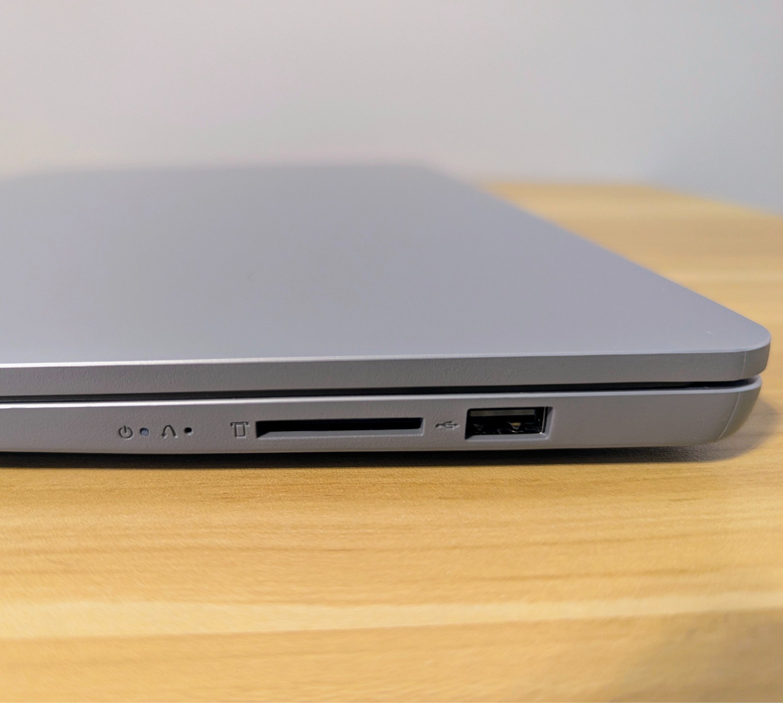 Lenovo IdeaPad 1 15AMN7 15.6″ Laptop Computer – Cloud Grey