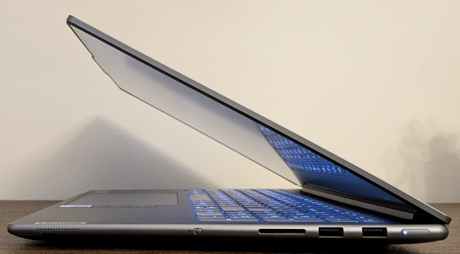 Lenovo Yoga Pro 9i 16″ 3.2K 165Hz (Core Ultra 9 185H, 32GB/1TB SSD, RTX 4050)