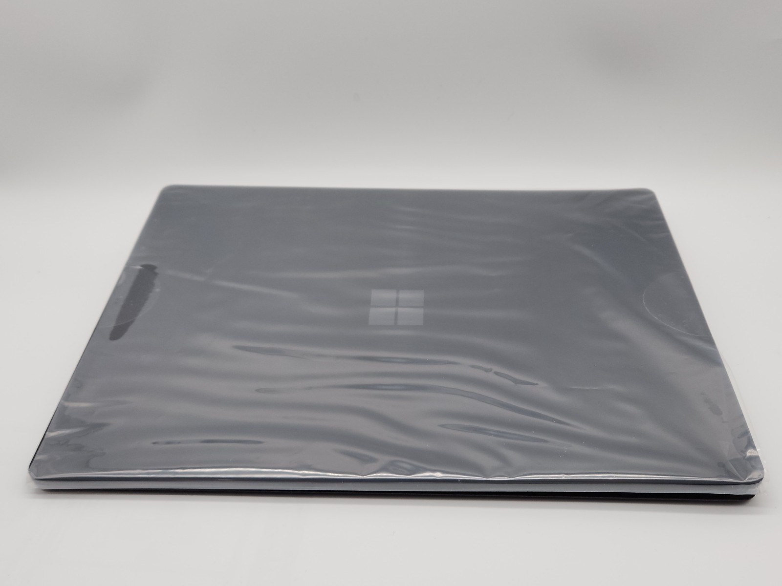 Microsoft Surface Laptop 2 13.5 inch Touchscreen Laptop i5-8250U 8GB 256GB W10