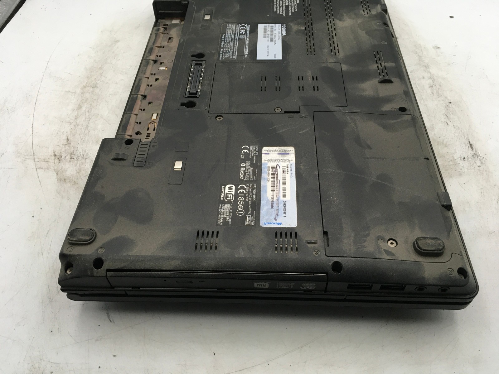 TOSHIBA TECRA A11 S3512 – FOR PARTS – INTEL CORE i3-370M – 3GB RAM – READ – BB