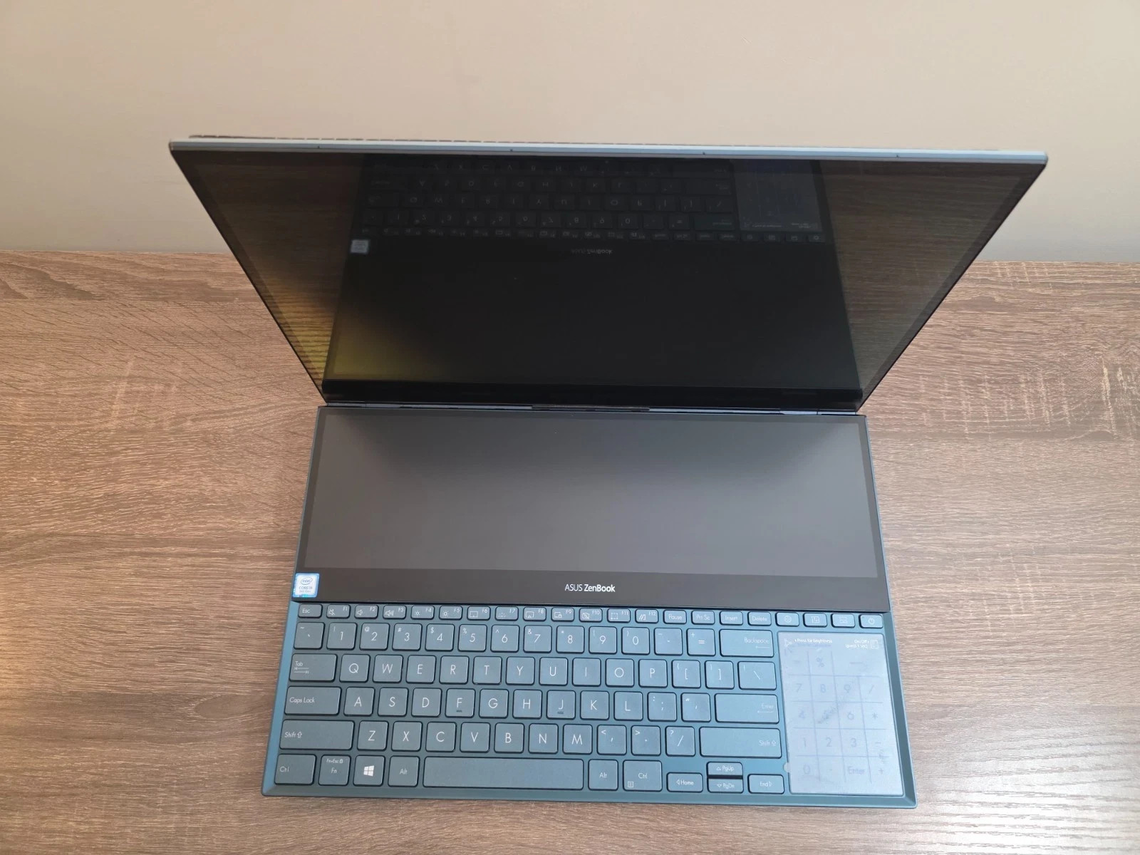 ASUS ZenBook Pro Duo UX581GV i9 RTX2060 32GB 1TB SSD 4K OLED | NEW Battery | Box