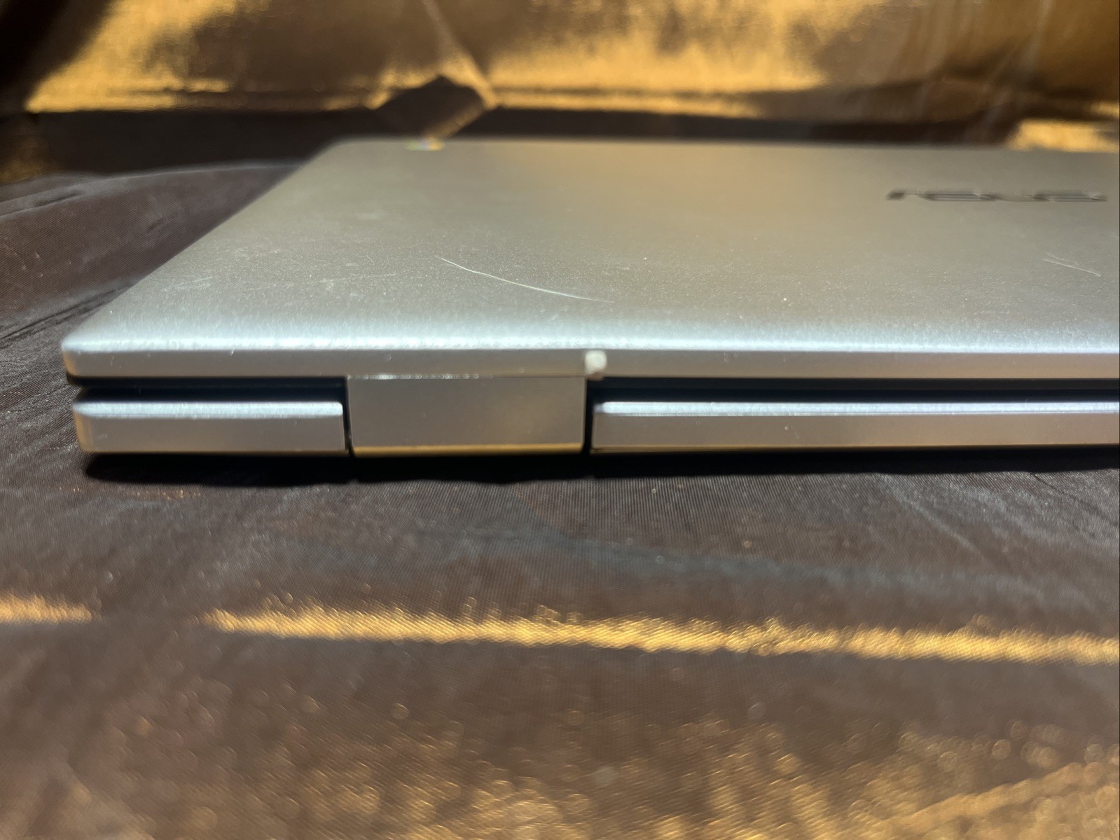 Asus C425TA 2GB HD 4GB SSD INTEL CORE M3 Chromebook Screen Issues