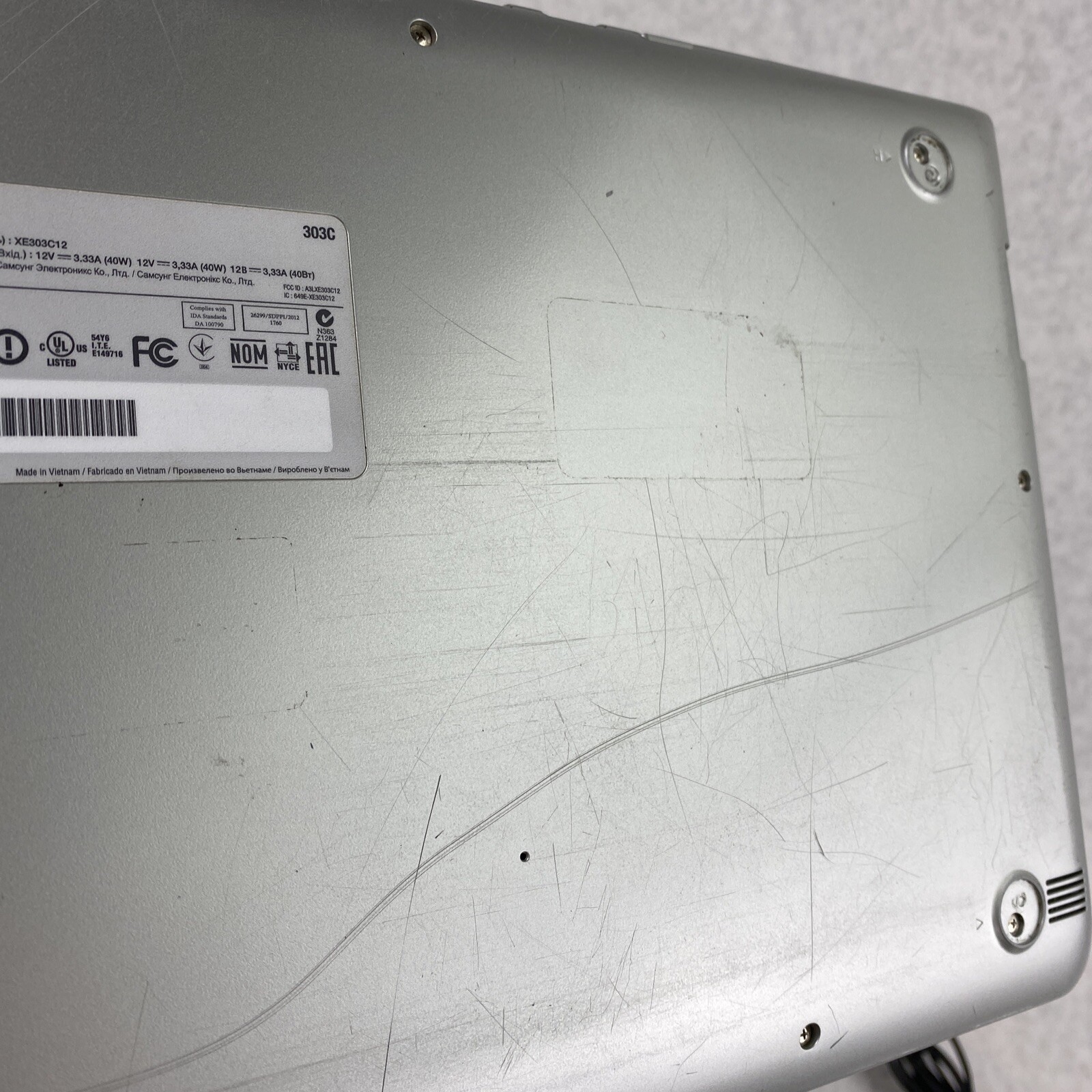 Samsung Chromebook XE303C12 16GB eMMC 1.7GHz 2GB DDR3L 0.3MP webcam 46% BATTERY