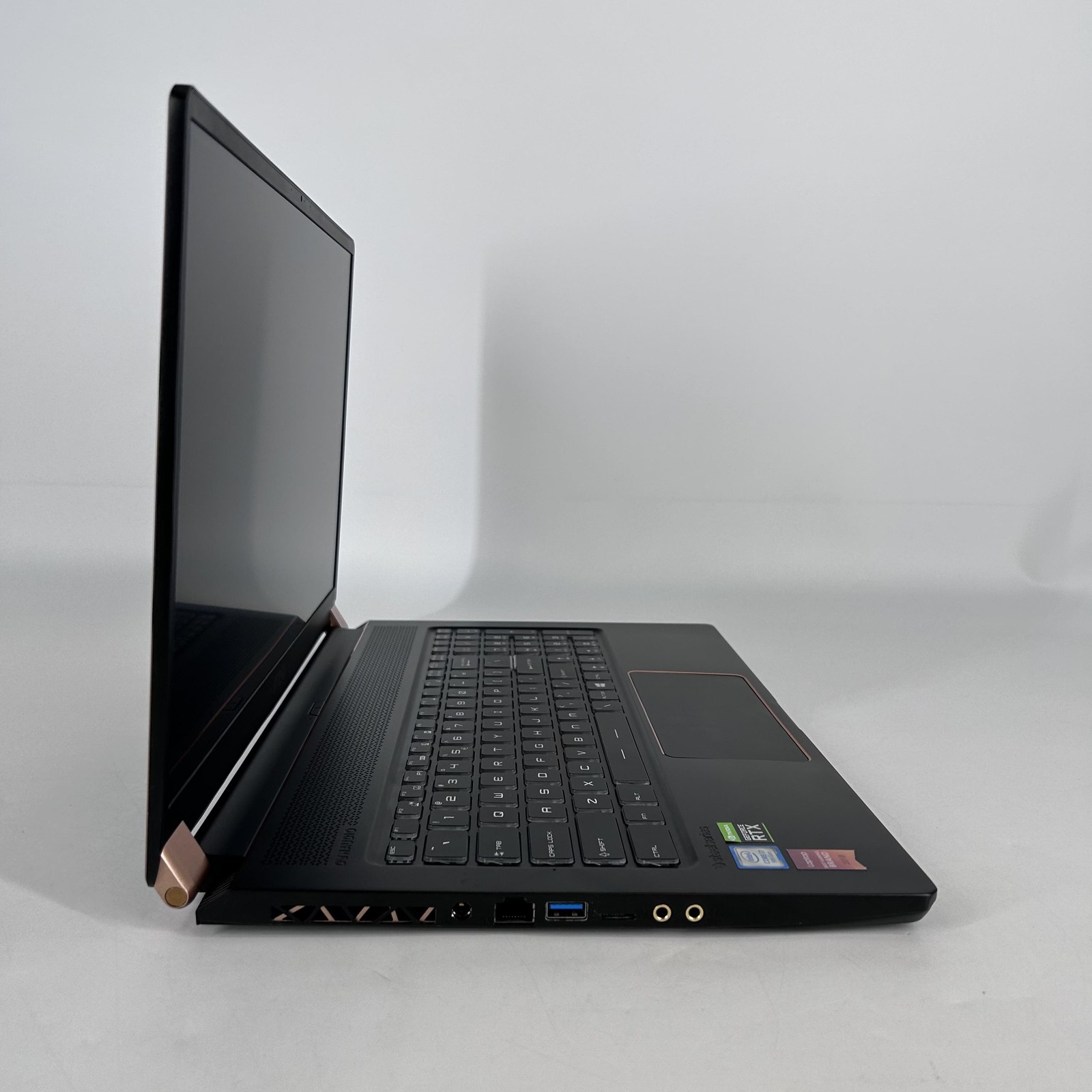 MSI Stealth GS75 17 FHD i7-9750H 2.60GHz 16GB 1TB SSD RTX 2070 Max-Q BENT FRAME