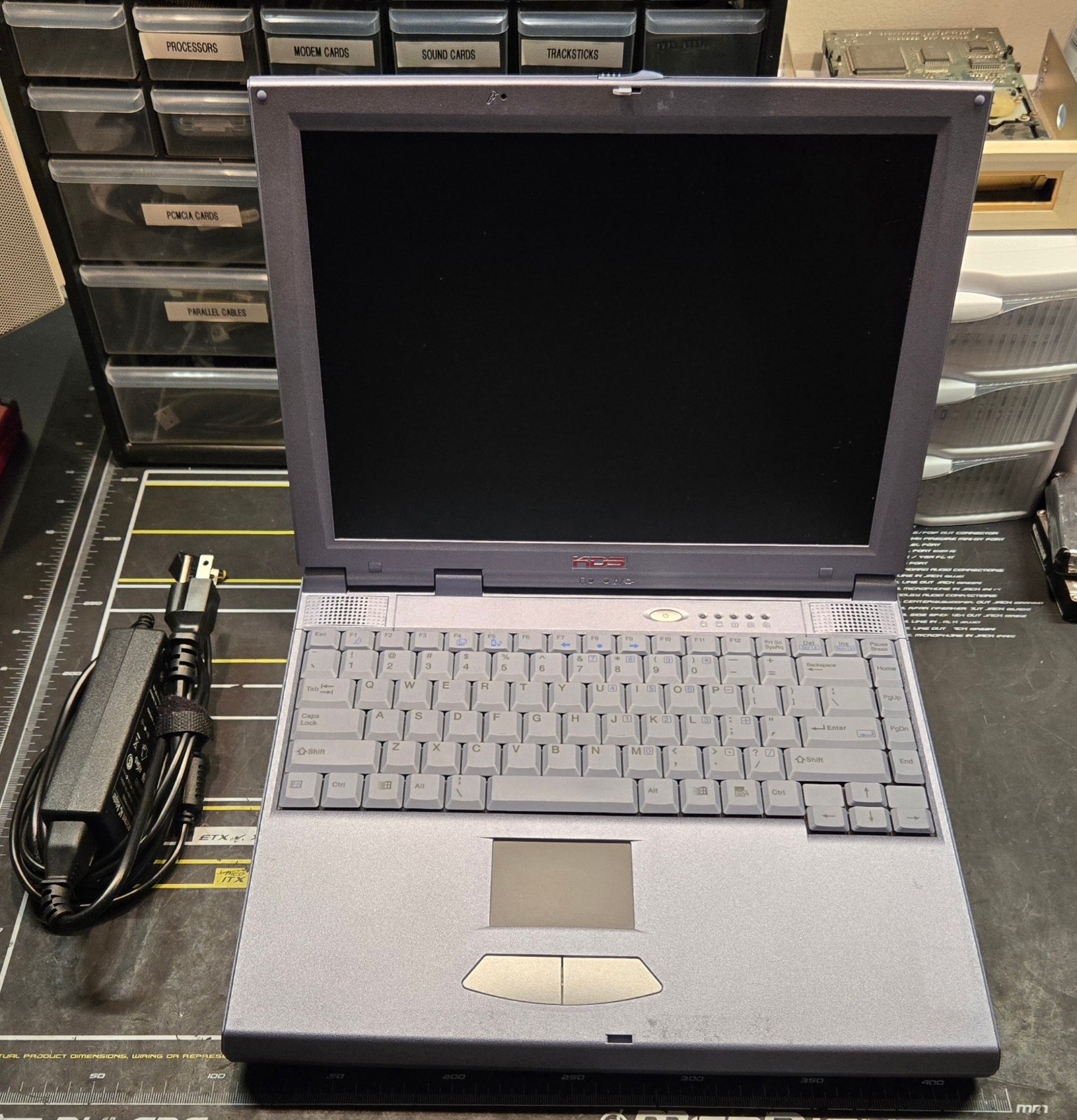 Vintage KDS Valiant 6380iPTD (Intel Pentium III @ 800 MHz, 256 MB RAM, WinME)