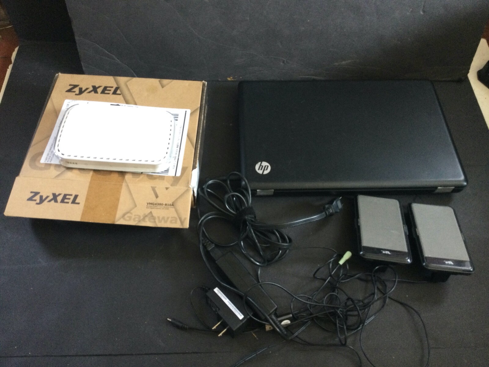 HP G56 Laptop 14 3/4″ with Charger , Speakers & MORE