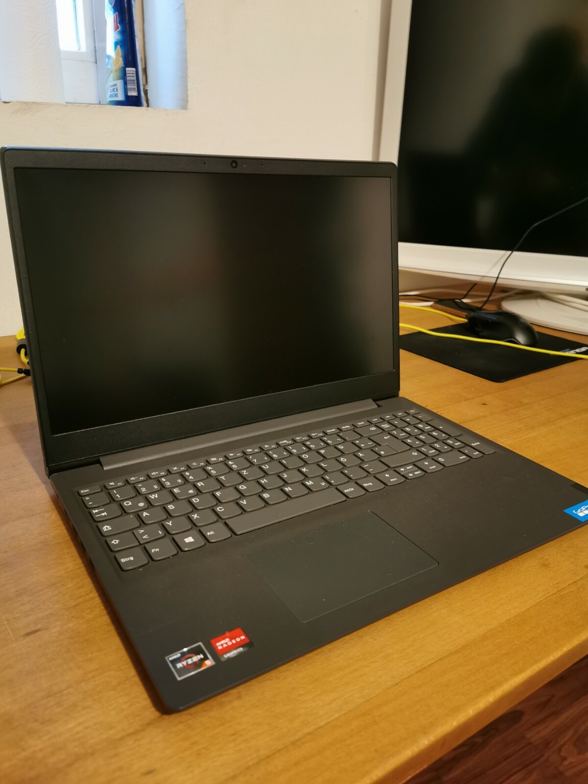 Laptop Lenovo Ryzen 5 / 8GB Ram DDR4 / 500GB SSD / Radean Vega