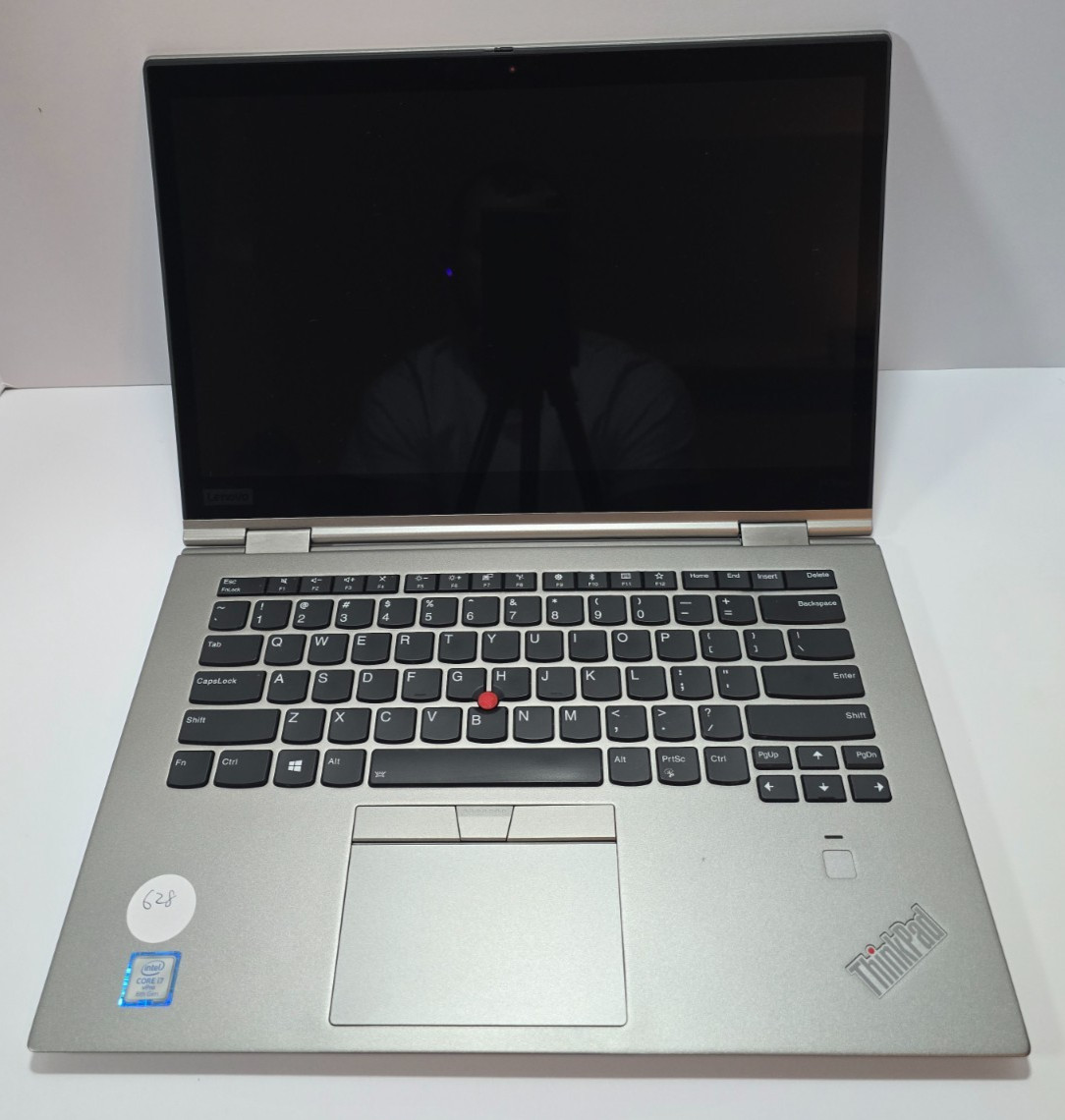 Lenovo ThinkPad X1 Yoga 3rd Gen i7-8650U, 16GB RAM, 256GB NVMe SSD, Charger