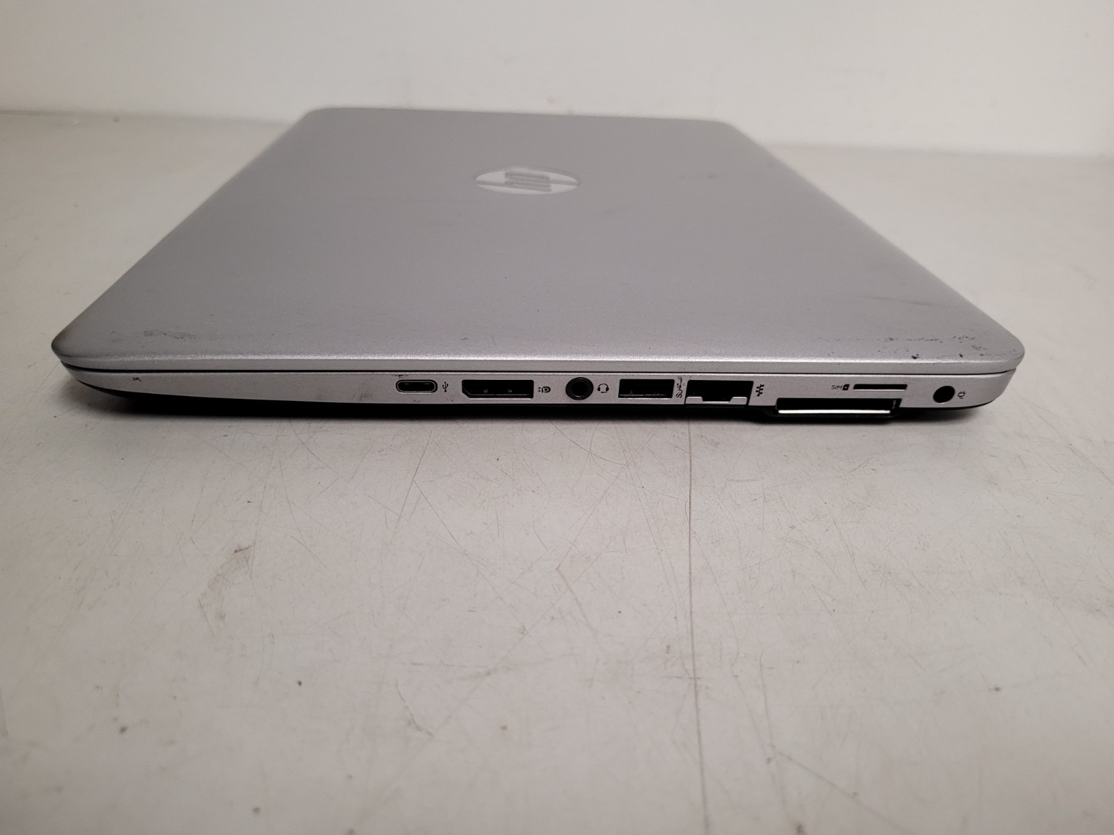 Hp elitebook 745 G3 14″ amd A10-8700b 16gb ram 256gb ssd charger READ 5CG70231B4