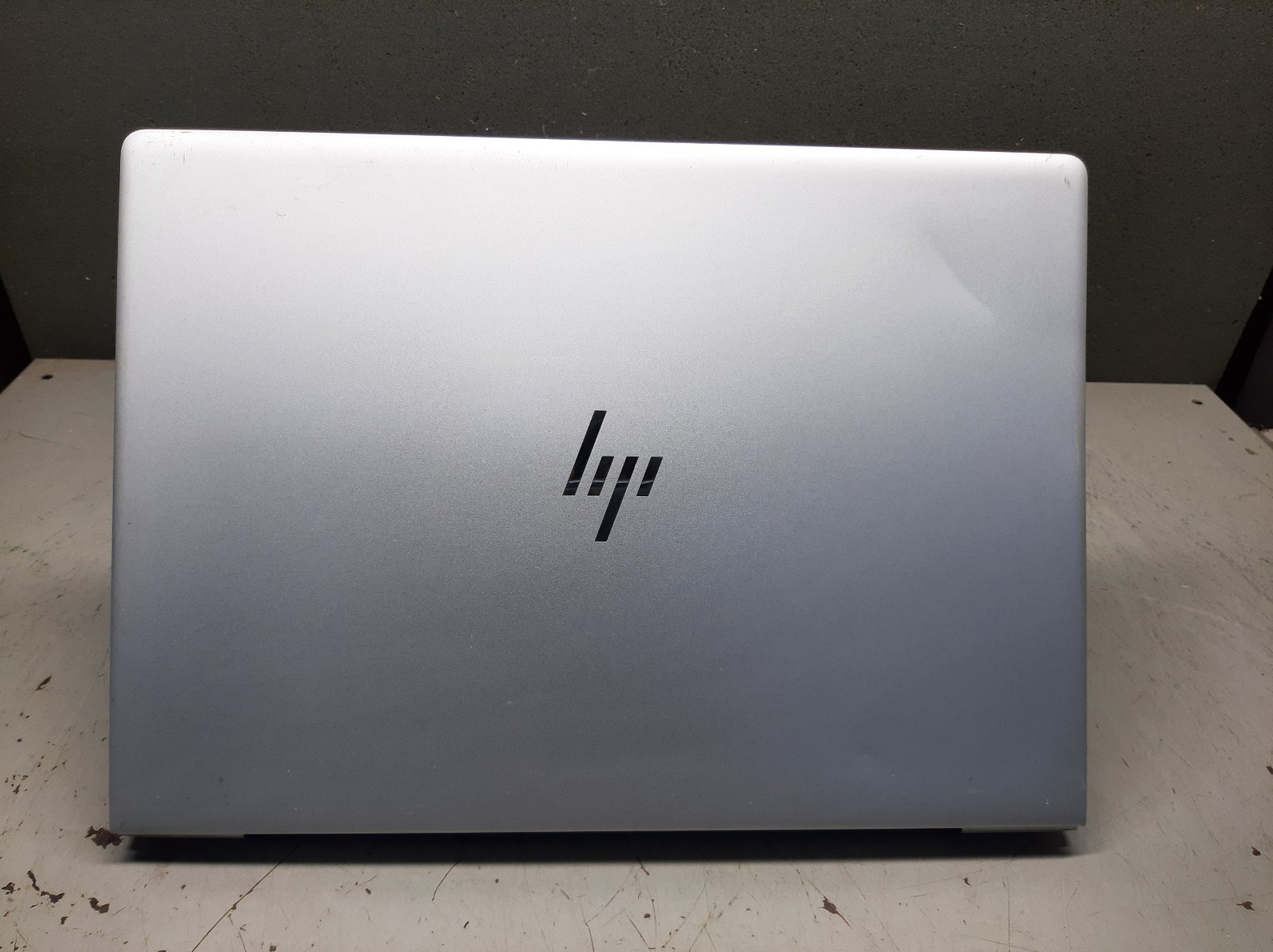 HP EliteBook 840 G5 14″ i7-8550 8GB RAM No SSD No OS No BATT