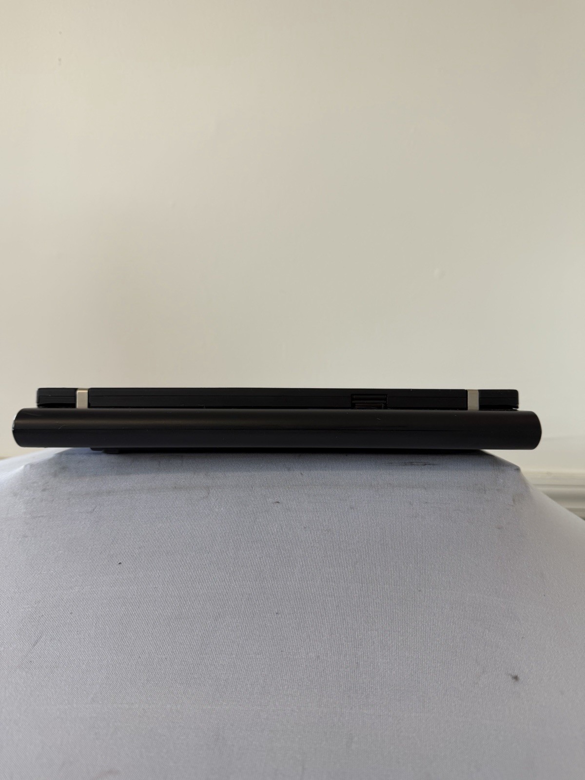 IBM Thinkpad X60 Laptop – Good Screen – Intel Duo T2 400 – RAM 2 GB – Read Des