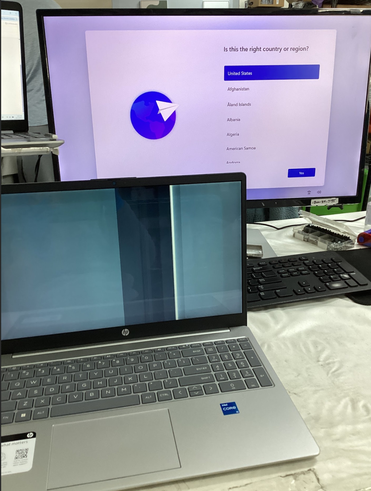 HP 15.6″ Touch Laptop i5-1155G7 • 8 GB RAM •512GB SSD • Damage Screen