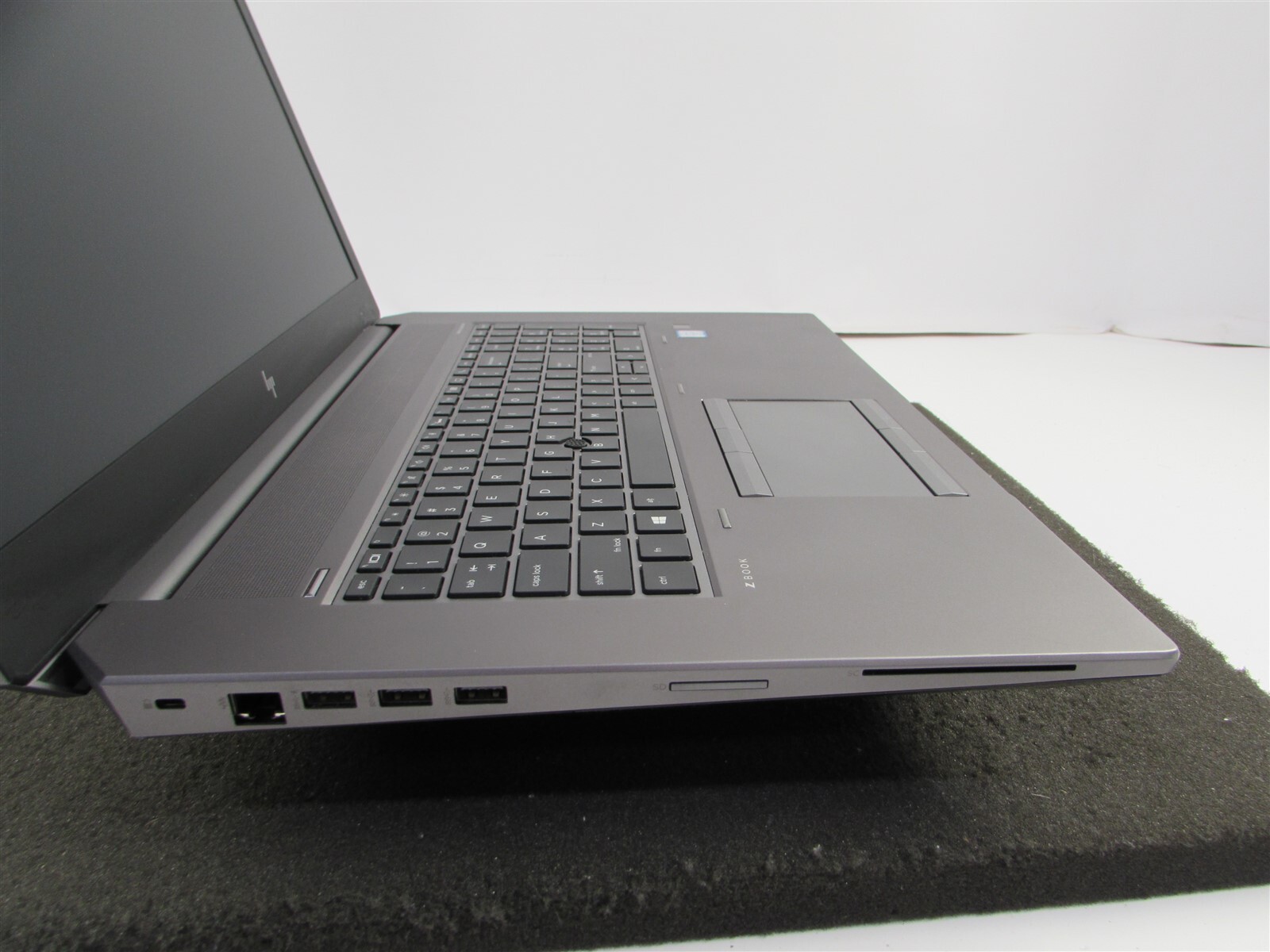 HP ZBOOK 17 (G6) 17.3″ FHD CORE I7-9850H 512GB SSD 32GB RAM RTX 4000 NO O.S