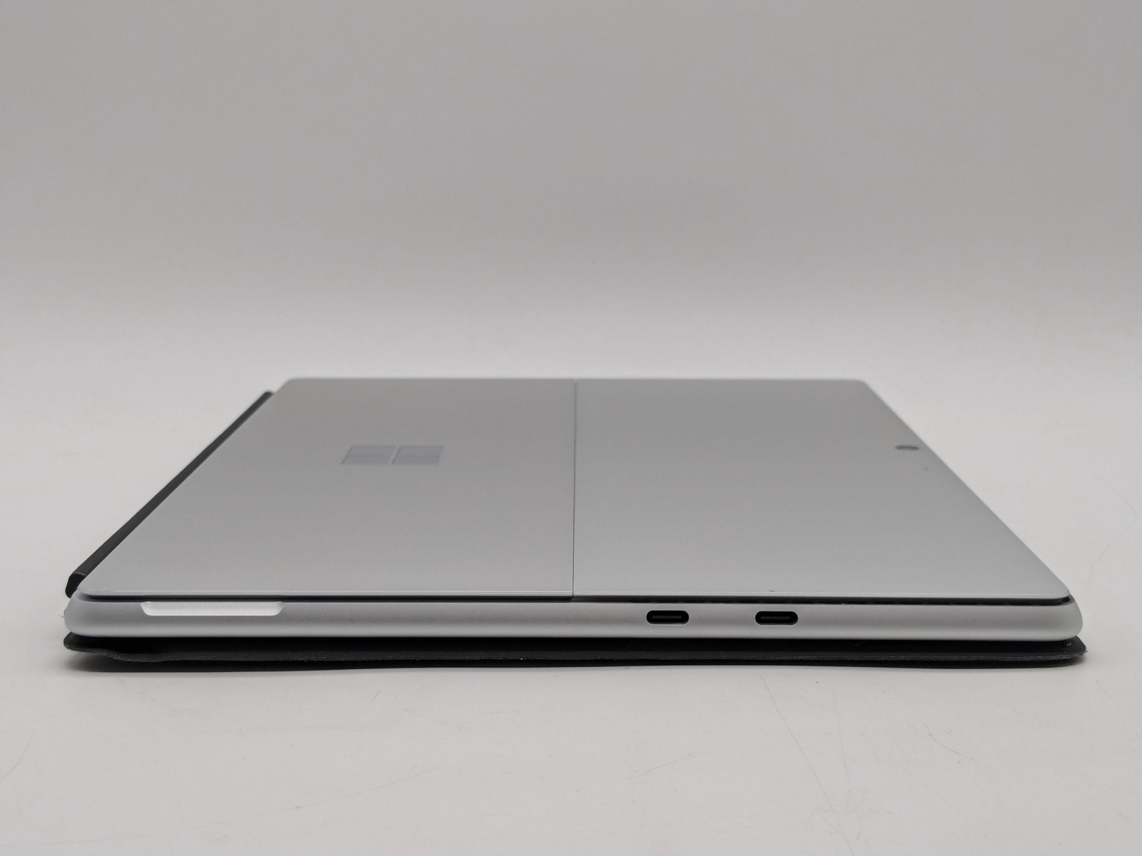 Microsoft Surface Pro 10 2-in-1 13″ ULTRA 5 135U 256GB SSD 8GB W11P 120Hz