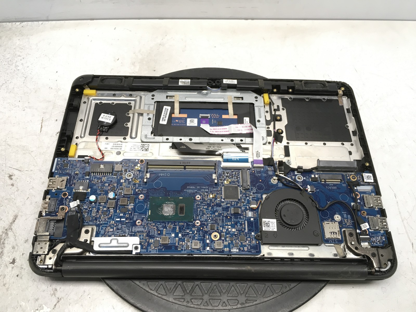 Dell Latitude 3380 Intel i5 7th gen No RAM NO HDD No Batt