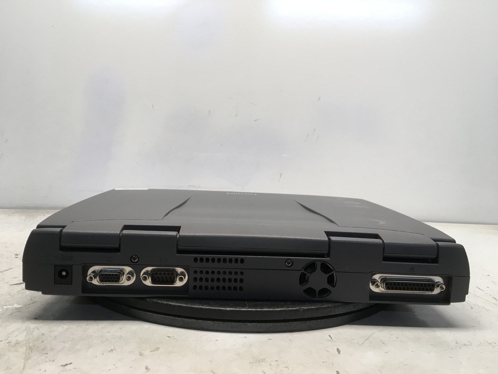 Toshiba Satellite 2065CDS AMD K6-2 366MHz 164 MB NO HDD No Batt