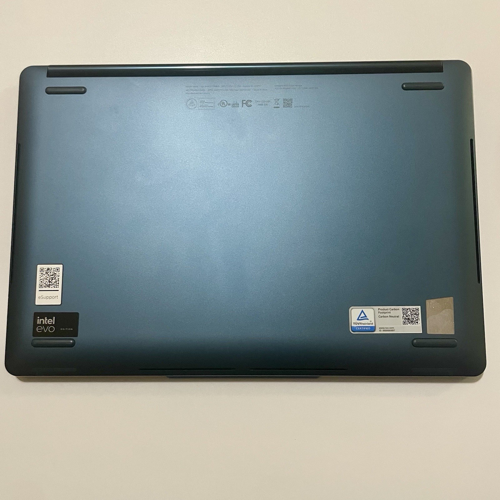 Lenovo Yoga Book 9i Laptop Dual Screen Intel Core Ultra 7 155U, 32 GB RAM 512 GB