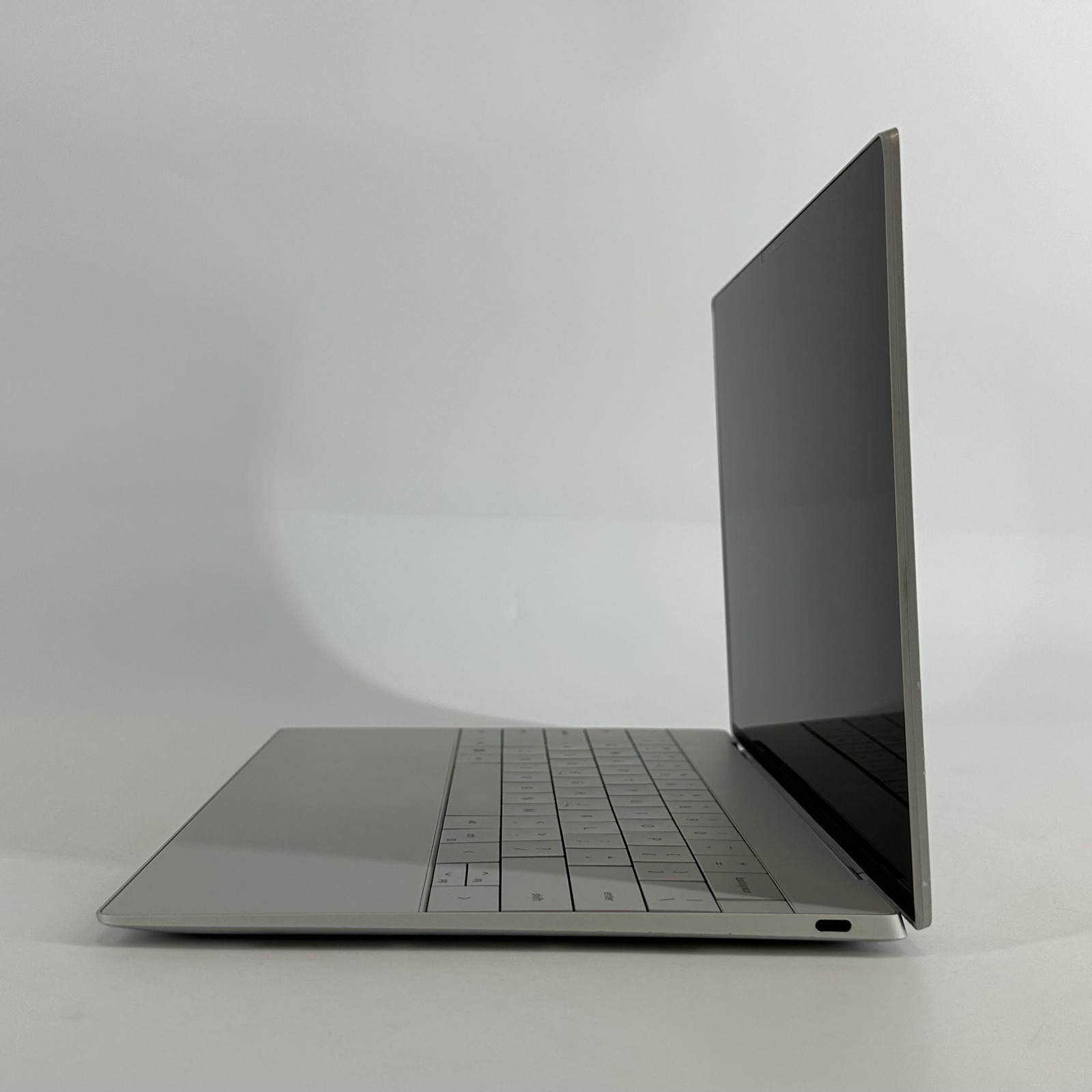 Dell XPS 13 Plus 9320 Silver UHD+ TOUCH 2.1 GHz i7-1260P 16GB 512GB SSD Good