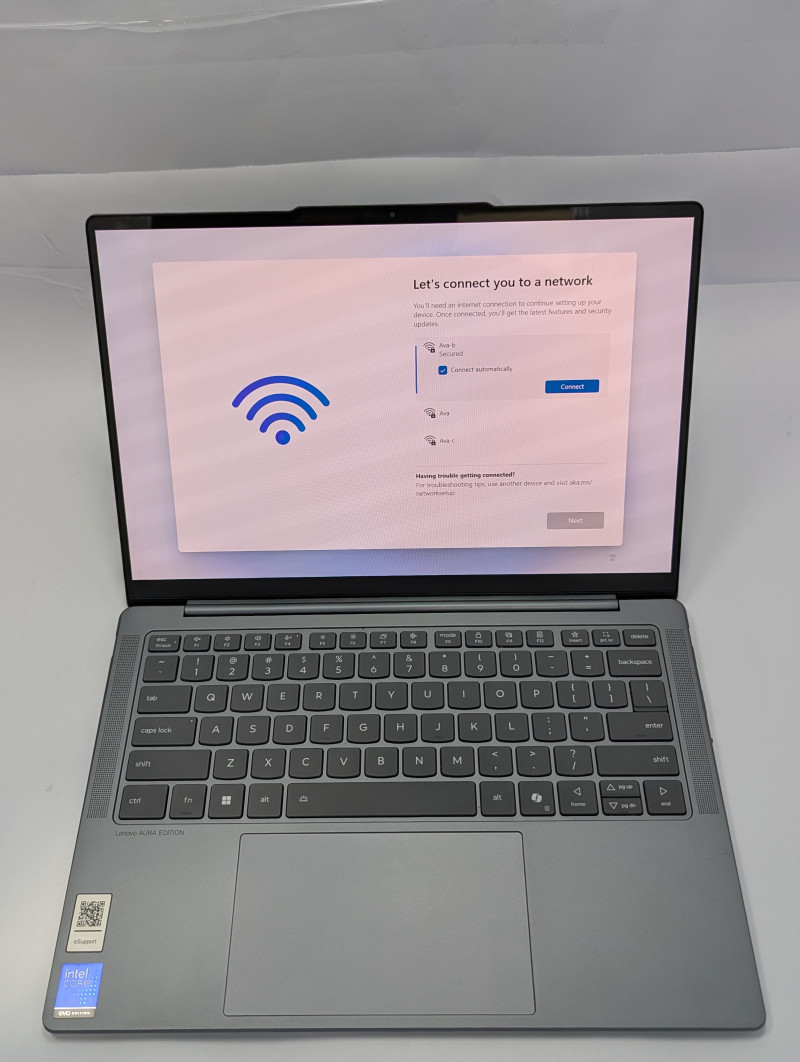 Lenovo Slim 7i 14″ WUXGA OLED Touch Aura Edition Ultra 7 258V 32GB RAM 1TB SSD