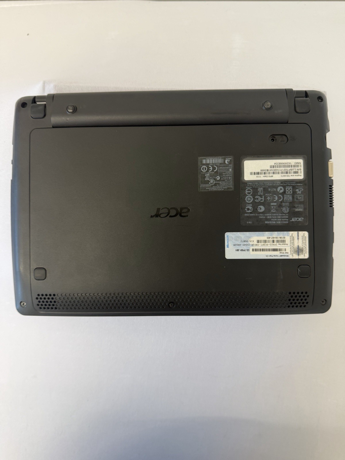 Acer Aspire One 722 Laptop – Good Screen – AMD C-60 – Read Des