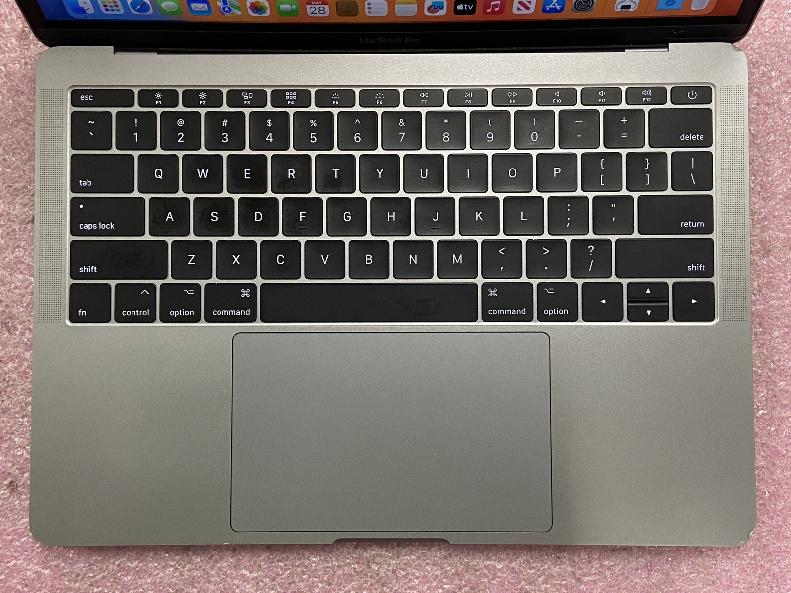 Apple MacBook Pro A1708 2017 13.3″ i5-7360U 8GB RAM 256GB SSD *Read* – LP50A