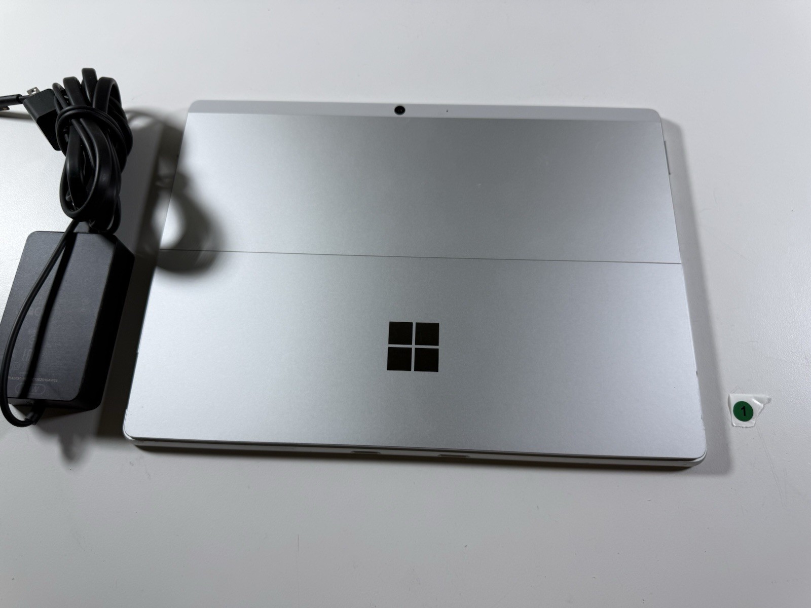 Microsoft Surface Pro 8 (1982) i5-1145G7 – 16GB RAM – 256GB 120Hz – Win 11 Pro