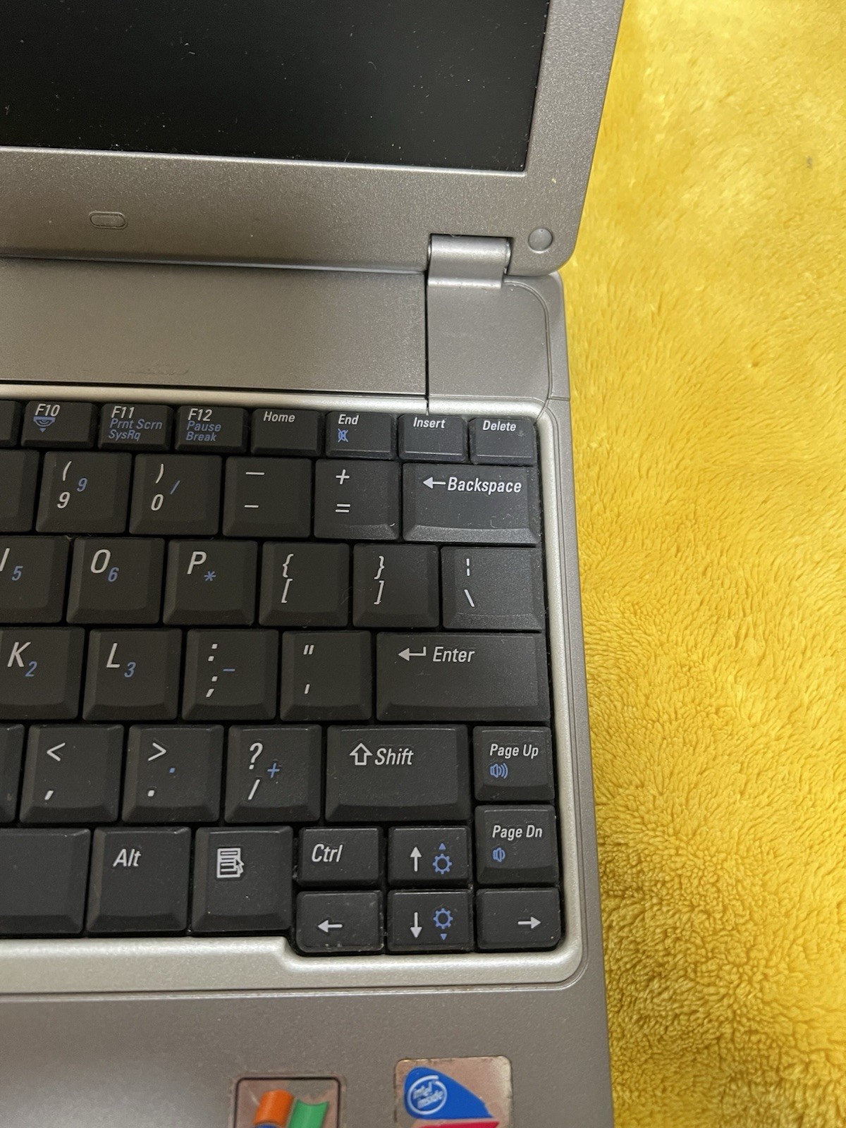 Dell Latitude X300 12″ Intel Pentium M 1.4 GHZ 1.1GB Memory No HDD With DVD