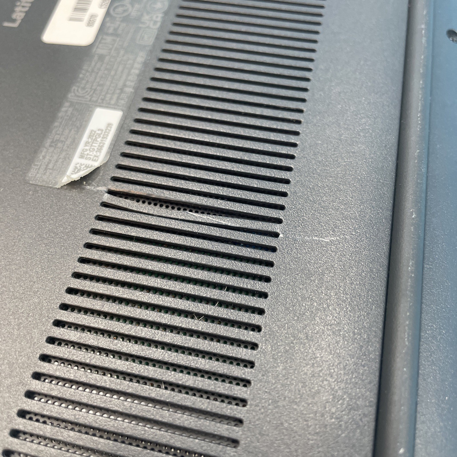 Dell Latitude 3420 | i5-1135G7 | 8GB RAM | 256GB SSD | WIN 11 PRO | 72% BATT