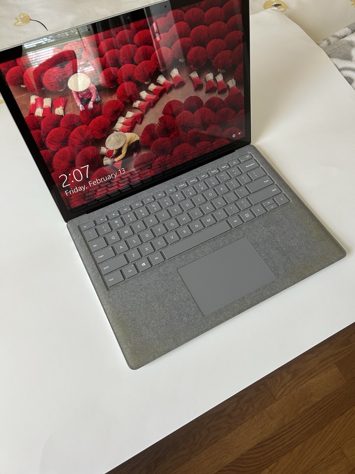 Microsoft Surface Laptop 13.5 inch (256 GB, Intel Core i5 7th, 8 GB) touchscreen