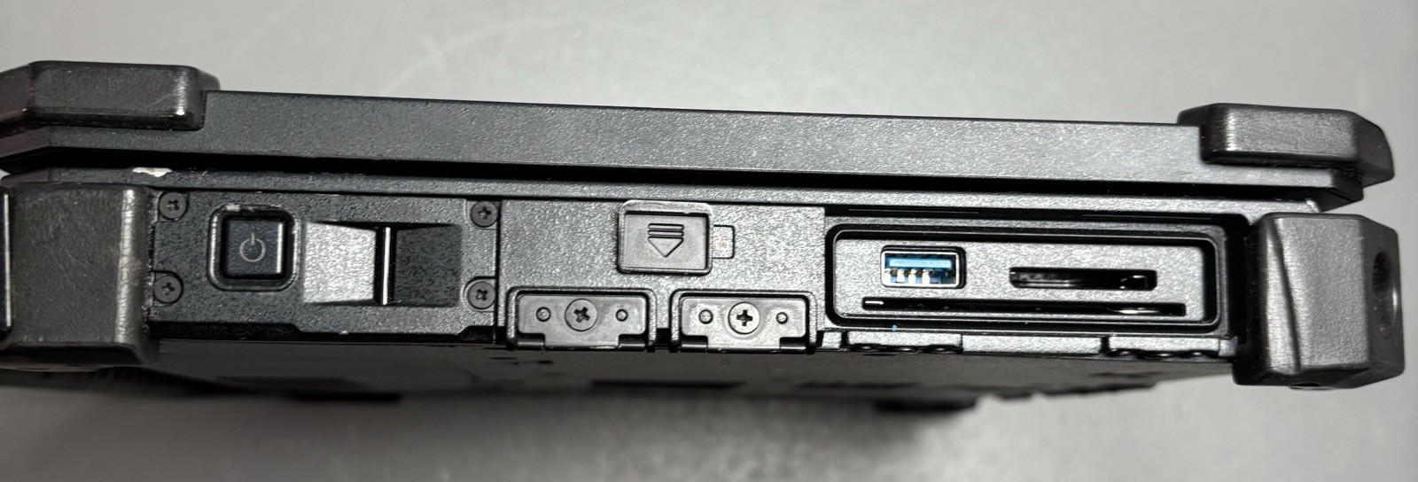 Dell Latitude 12 Rugged Extreme 7204 i5-4300U 8GB 250GB Win11 + AC Adapter