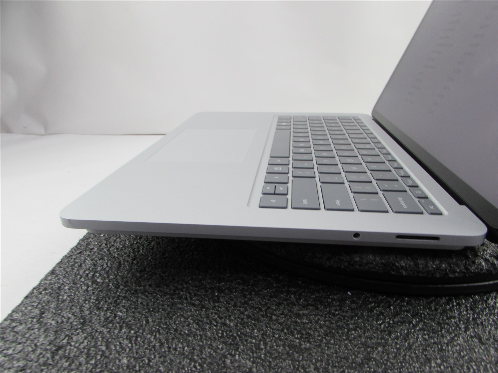 Microsoft Surface Laptop Studio 1964 i7-11370H 1TB SSD 32GB RTX A2000 *No A/C*