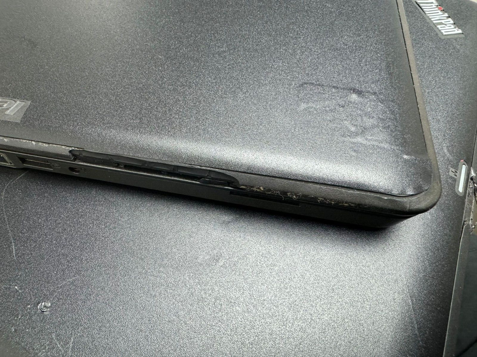 Lenovo ThinkPad Yoga 11e 11.6in 2 in 1 flip TouchScreen Windows 10. *see photos*