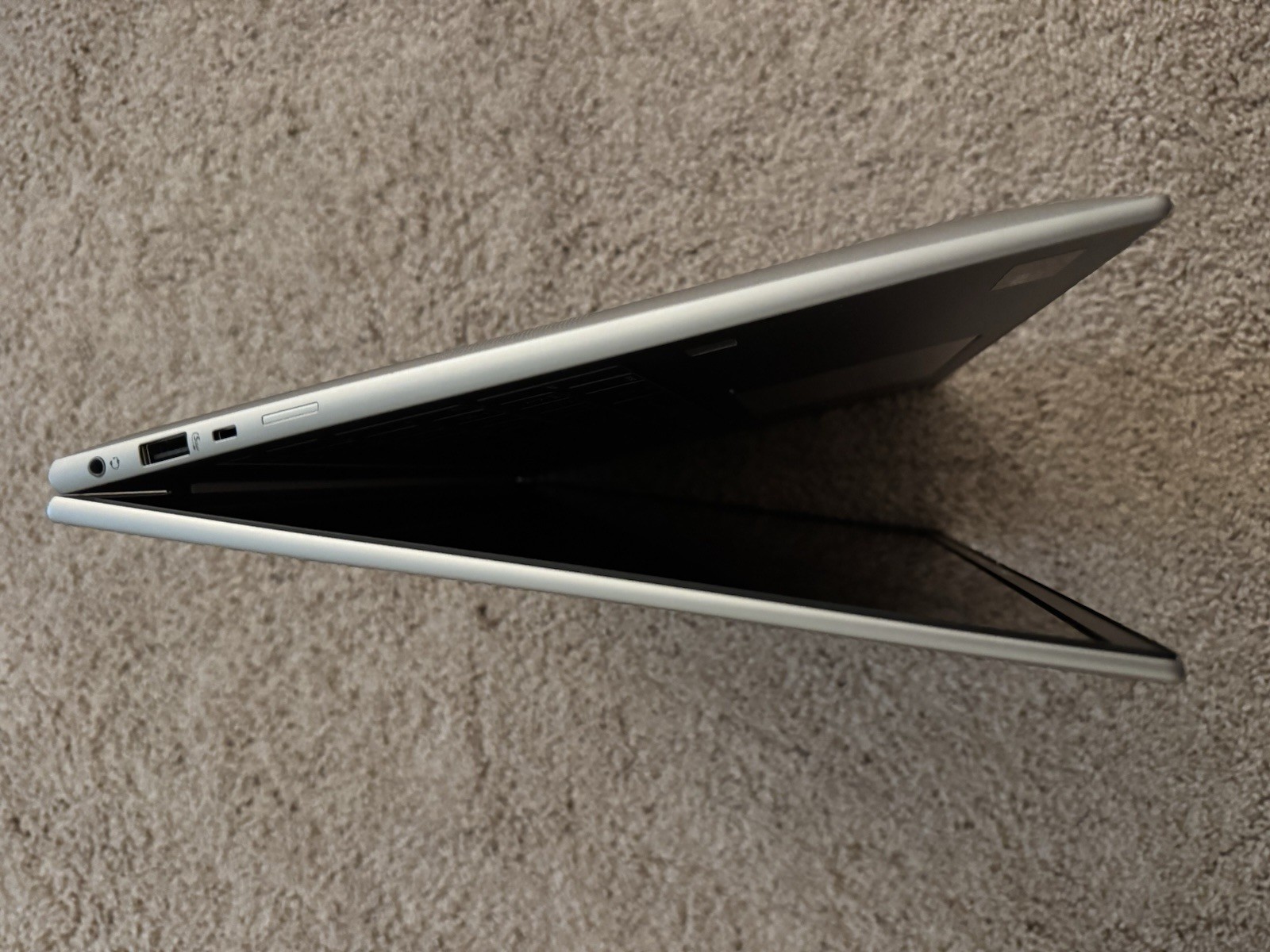 HP ZBook Firefly 16 G11 FHD+ 1.4 GHz Ultra 7 165H 16GB 256GB SSD Backlight-great