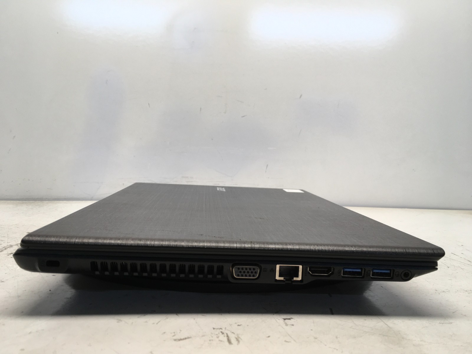 Acer Aspire E5-573-35AQ Intel i3 No RAM NO HDD