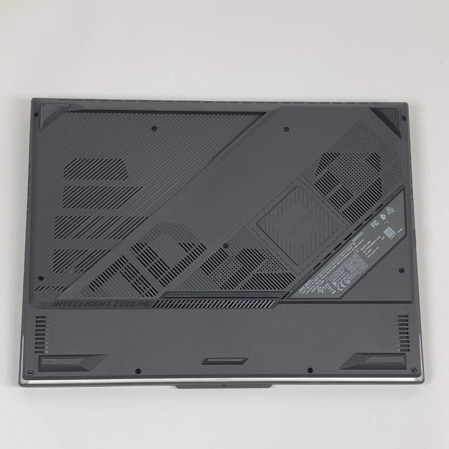 Asus ROG Strix G16 G614FR 16″ Ryzen 9 9955HX 2.5GHz 32GB RAM 1TB SSD RTX 5070 Ti