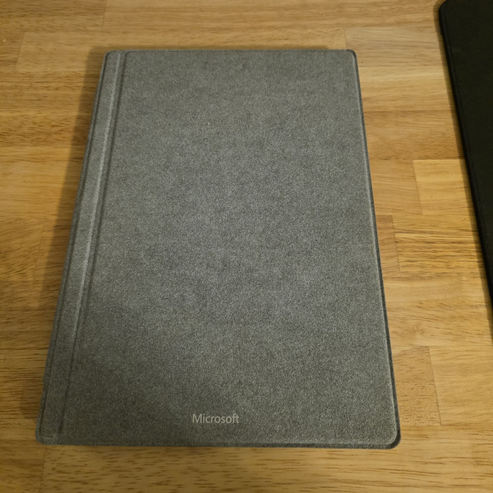Microsoft Surface Pro 6 i5-8250U 8GB RAM 256GB SSD Type Cover Charger Case