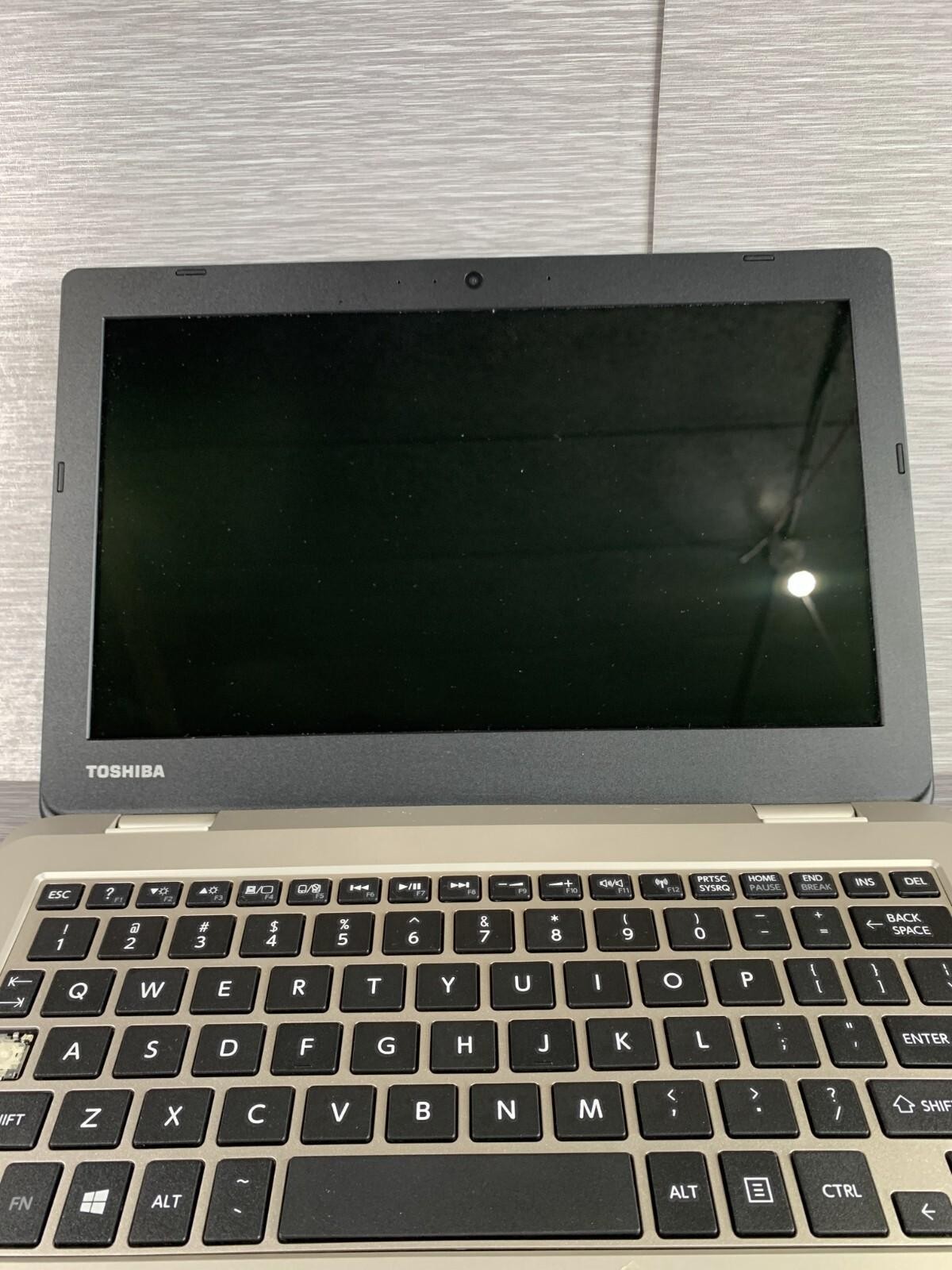 Toshiba Satellite L15-B1330 Ivory 11.6″ Display Built-In Webcam Laptop For Part