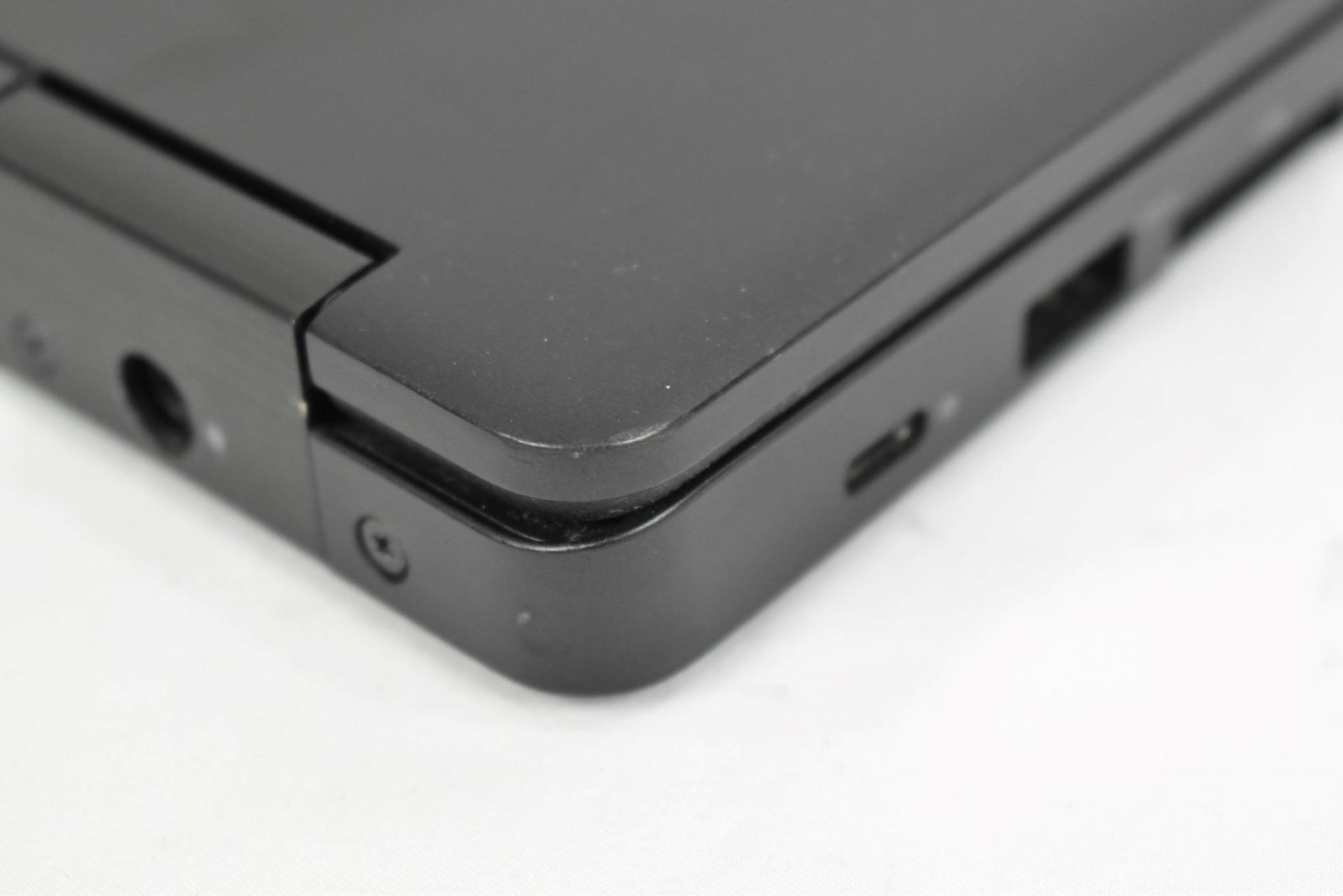 Dell Latitude 5590 Laptop i5-8250U 1.6GHz 16GB 256GB SSD No OS 15.6″ *See Issues