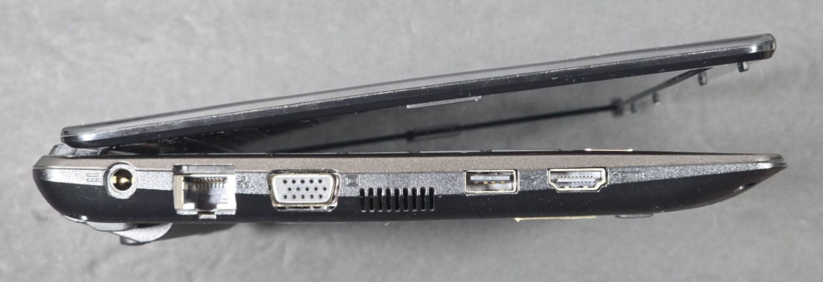 Acer Aspire One 722-0825 10.1″ NetBook C-60 – 4GB – 320GB – Win7 Tested Working