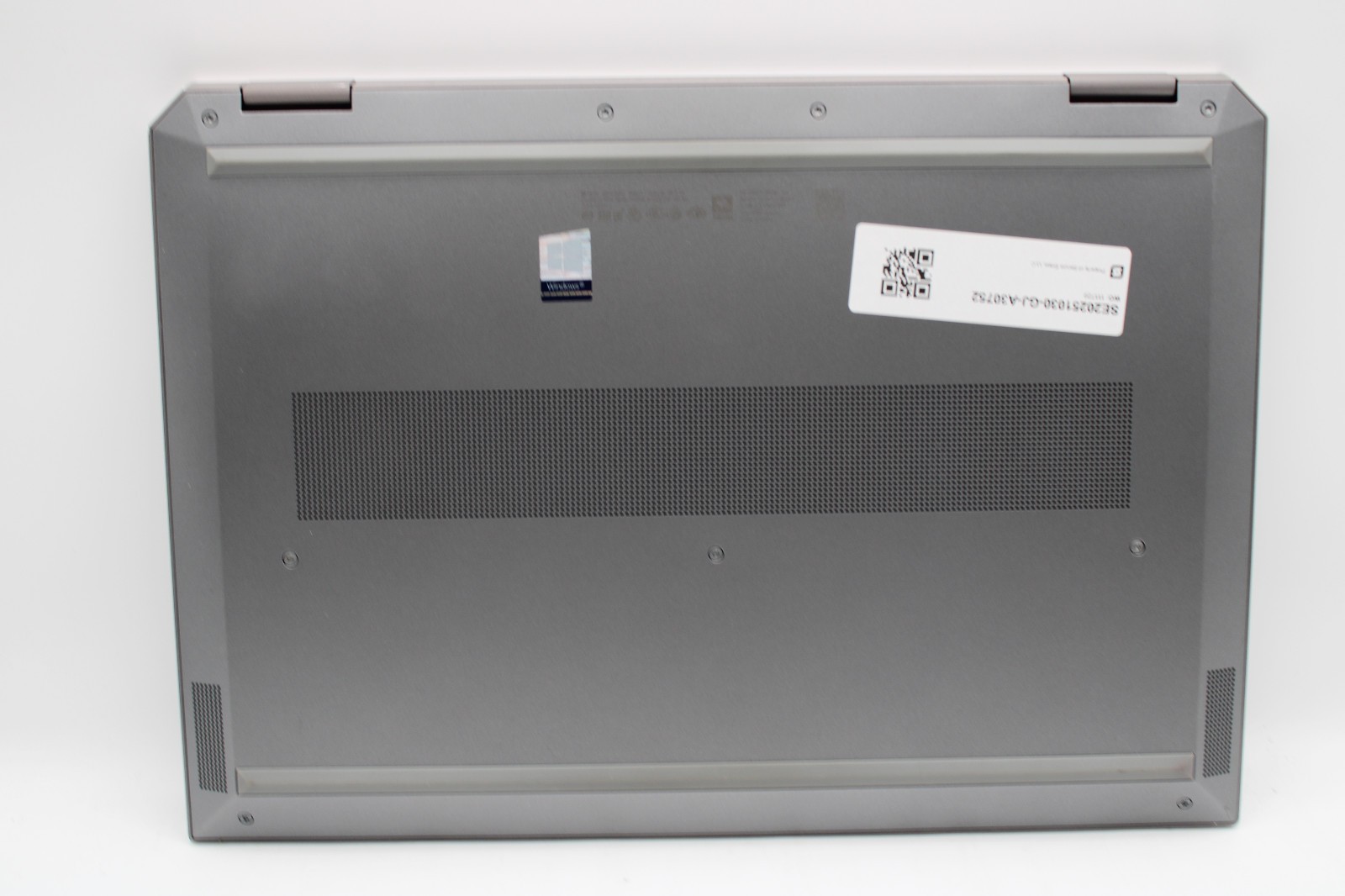 HP ZBook Studio G5 _ i9-9880H @ 2.3 _ 32GB RAM _ 500GB SSD _ P2000 _ No OS *READ