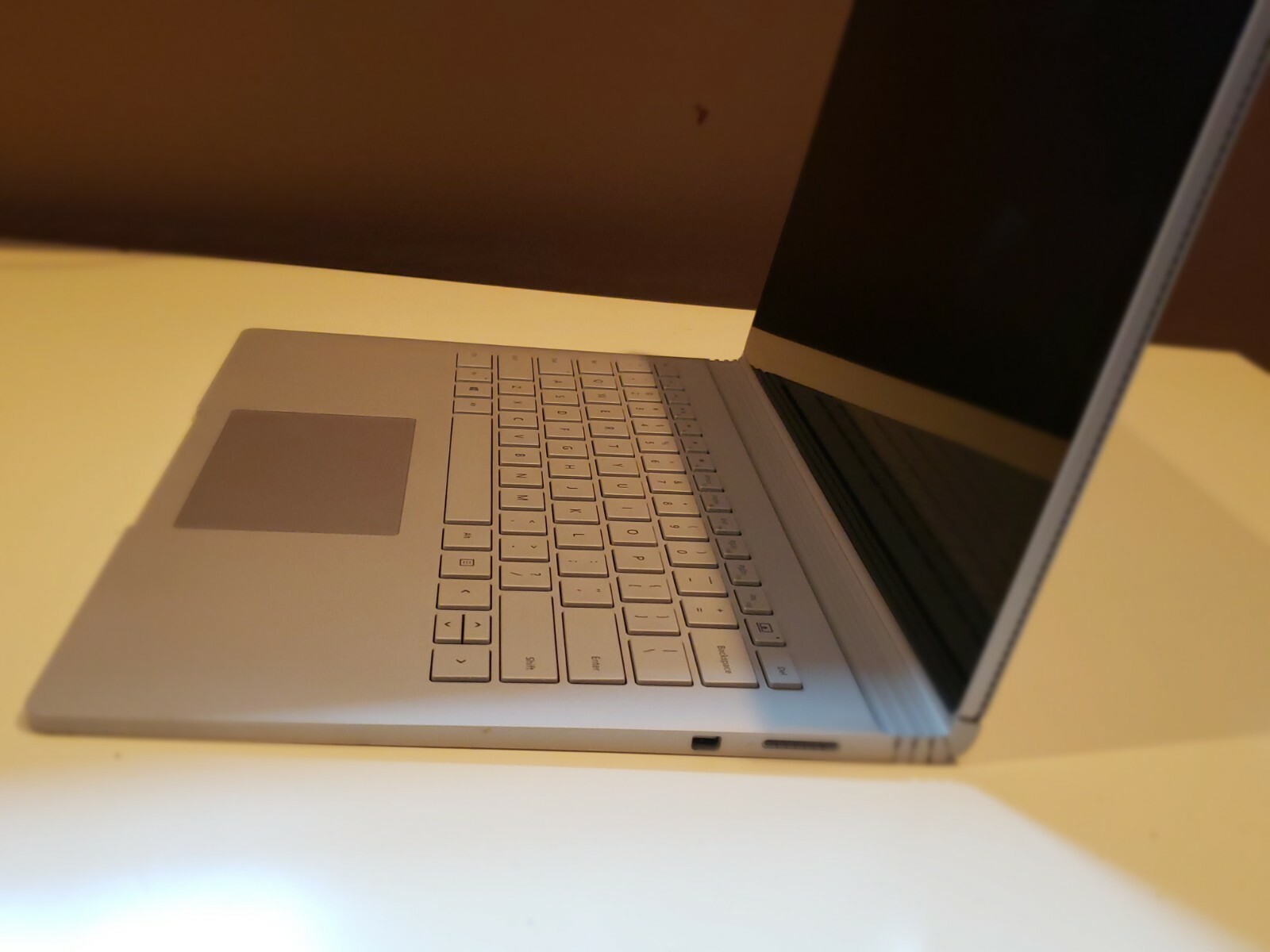 Microsoft Surface Book 13.5 inch (256GB, Intel i7-6600U, 2.5GHz, 8GB)…