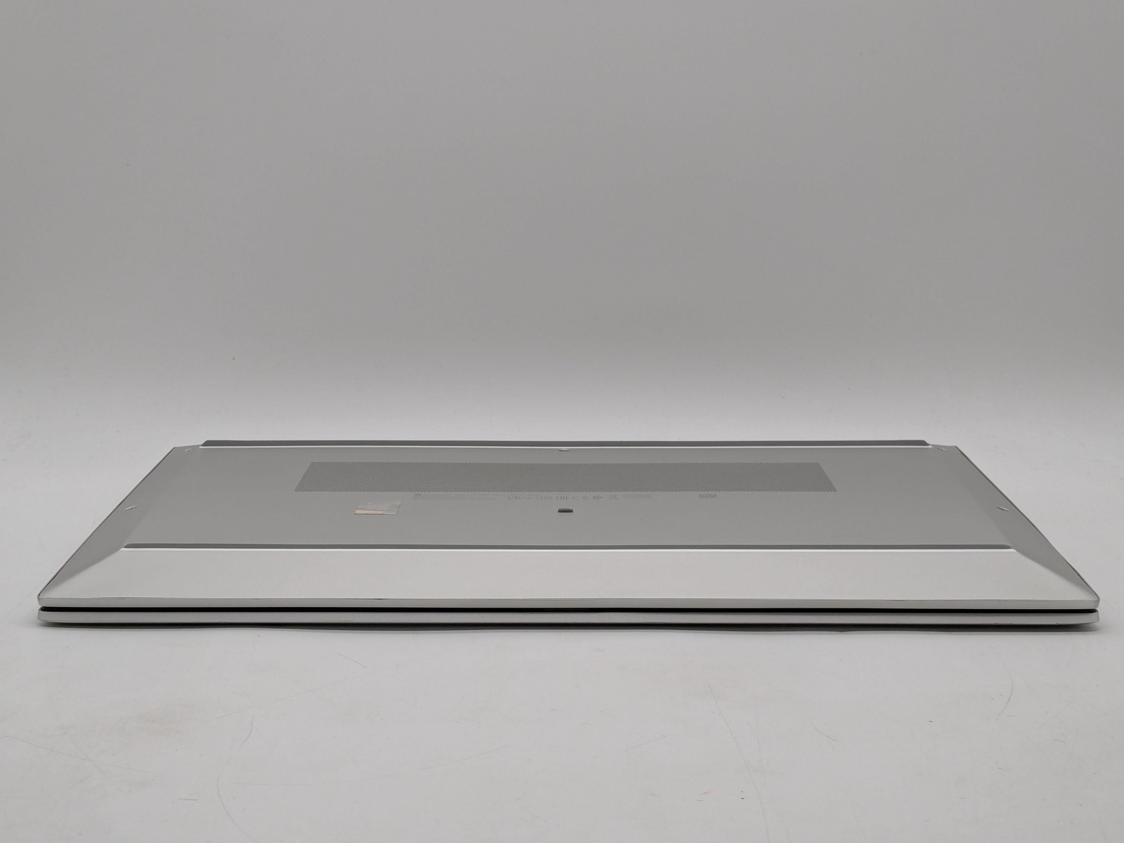 HP EliteBook 850 G8 15″ FHD I7-1185G7 512GB SSD 16GB W11P GeForce MX450 Backlit