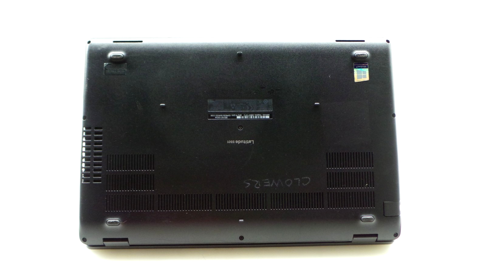 Dell Latitude 5501 15.6″ | i7-9850H 2.60GHz | 16GB RAM 256GB NVMe | WIN 11 PRO